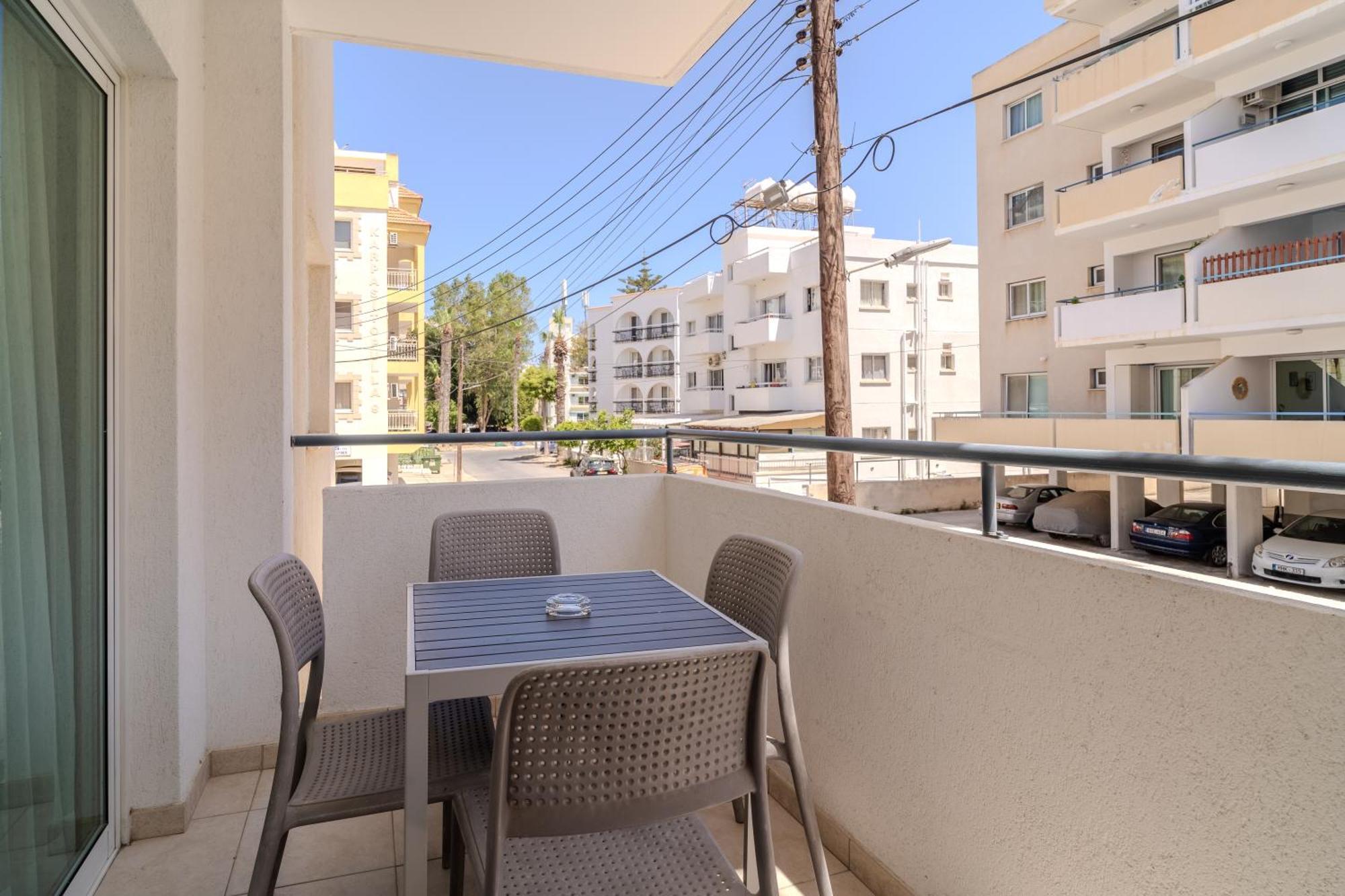 Helios Mackenzie One Bedroom Flat 라르나카 외부 사진